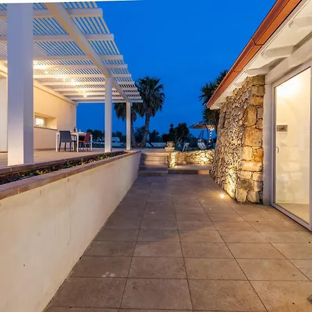 Dama Villa *